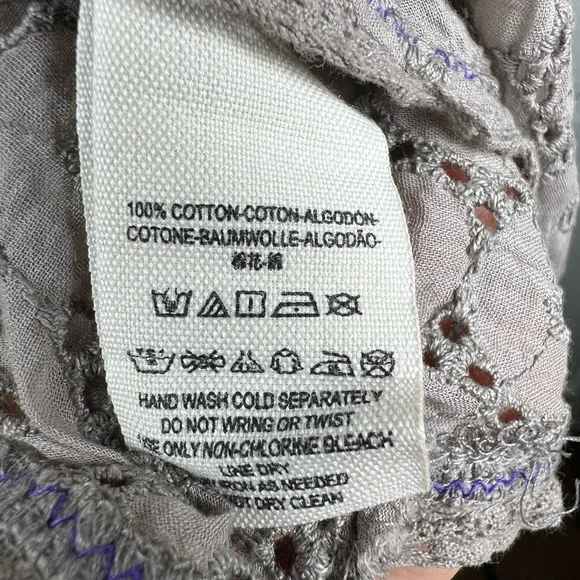 Free People I Got My Eyelet On You Crochet Eyelet Top in Taupe Size Medium - Picture 10 of 10